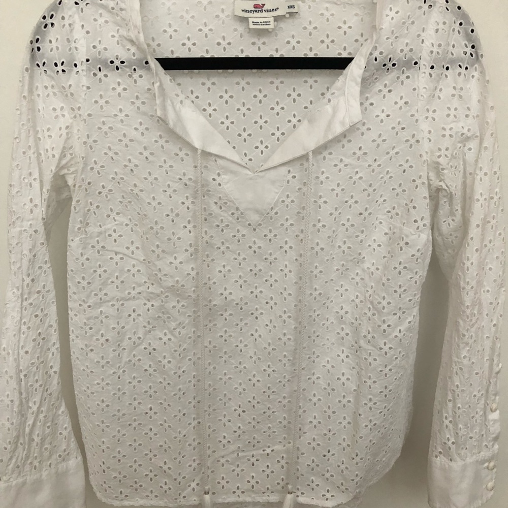 Vineyard Vines white blouse worn once
